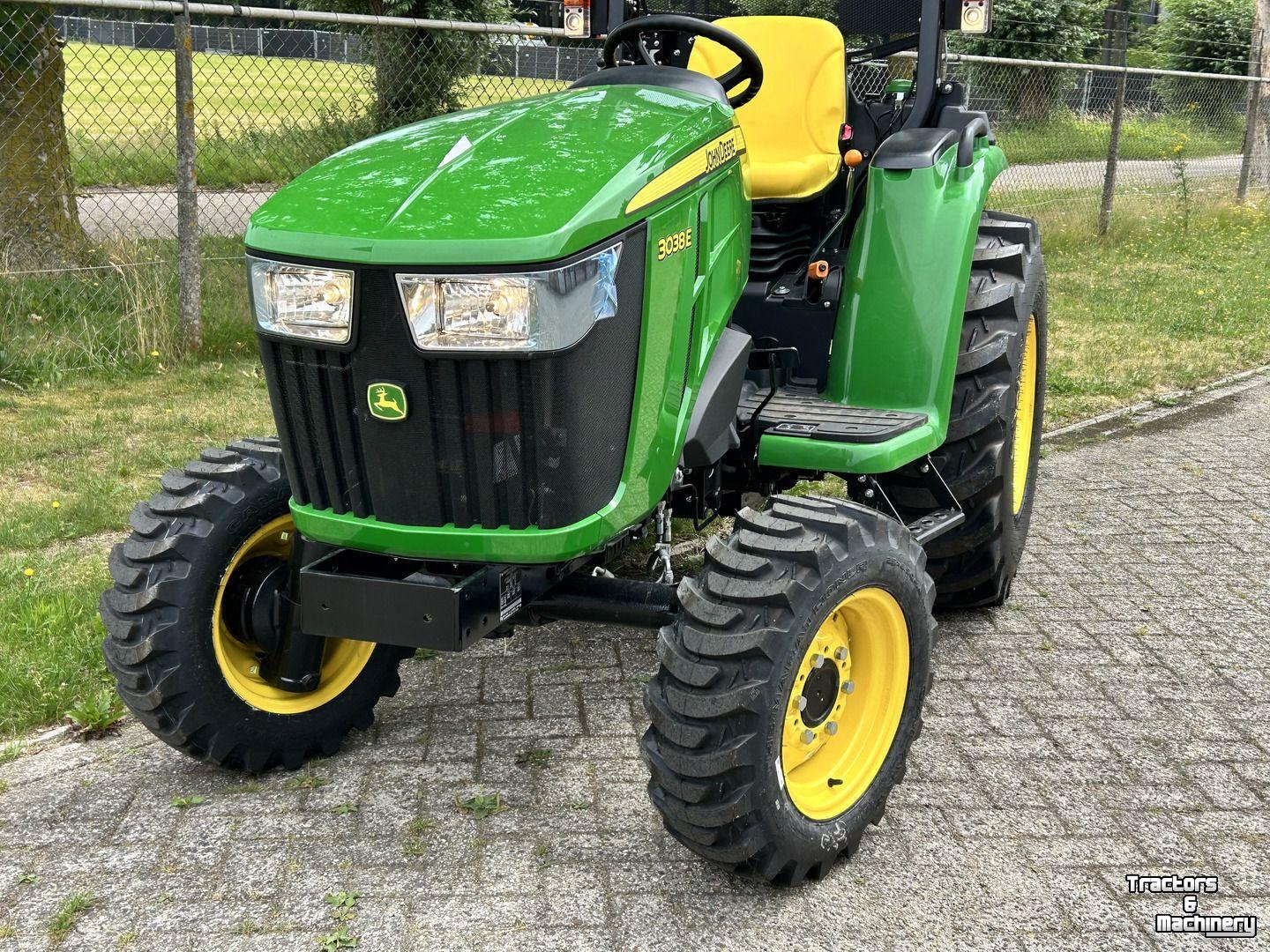 Smalspoor tractor John Deere 3038E
