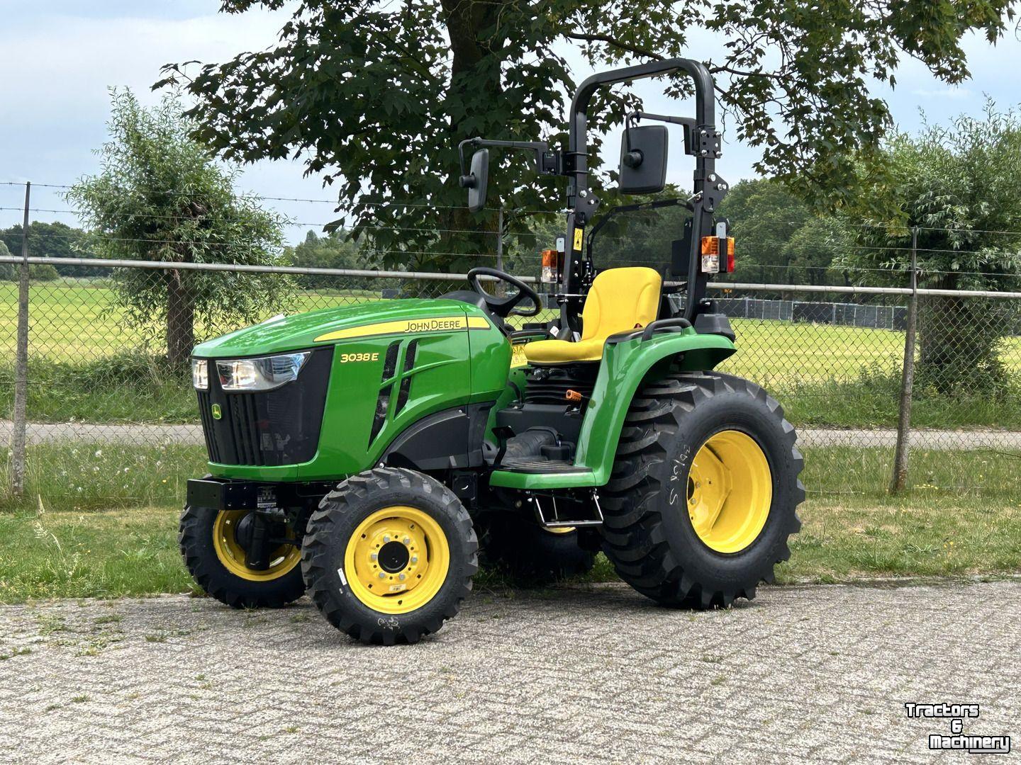Smalspoor tractor John Deere 3038E