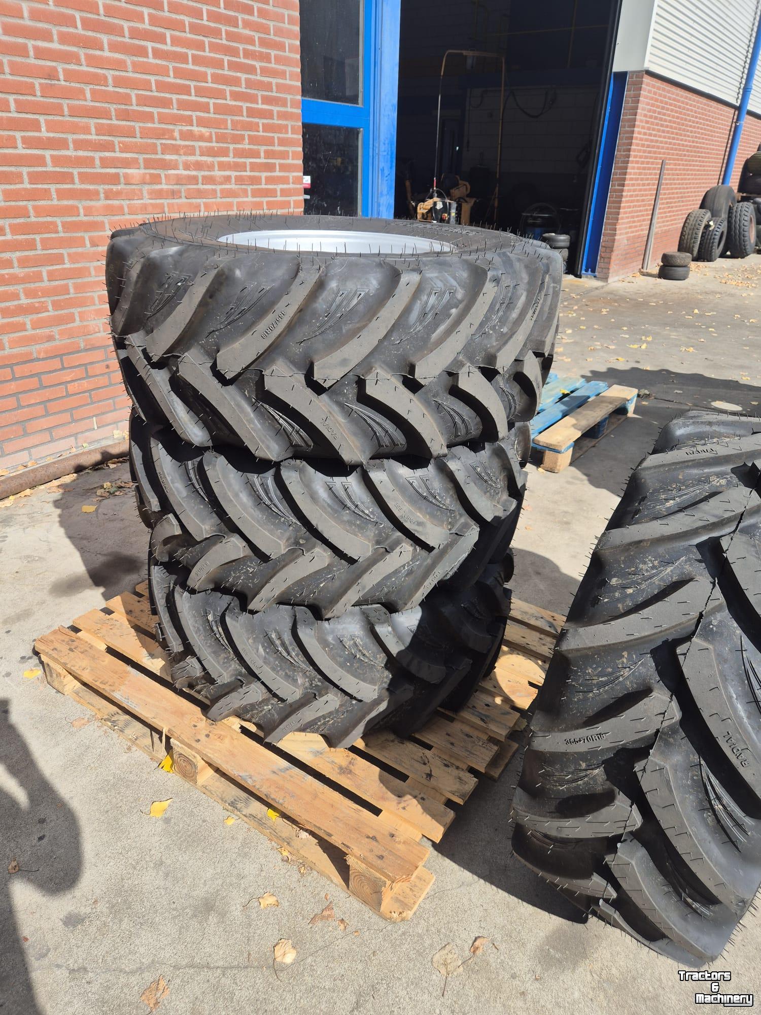Wielen, Banden, Velgen & Afstandsringen BKT 365/70R18