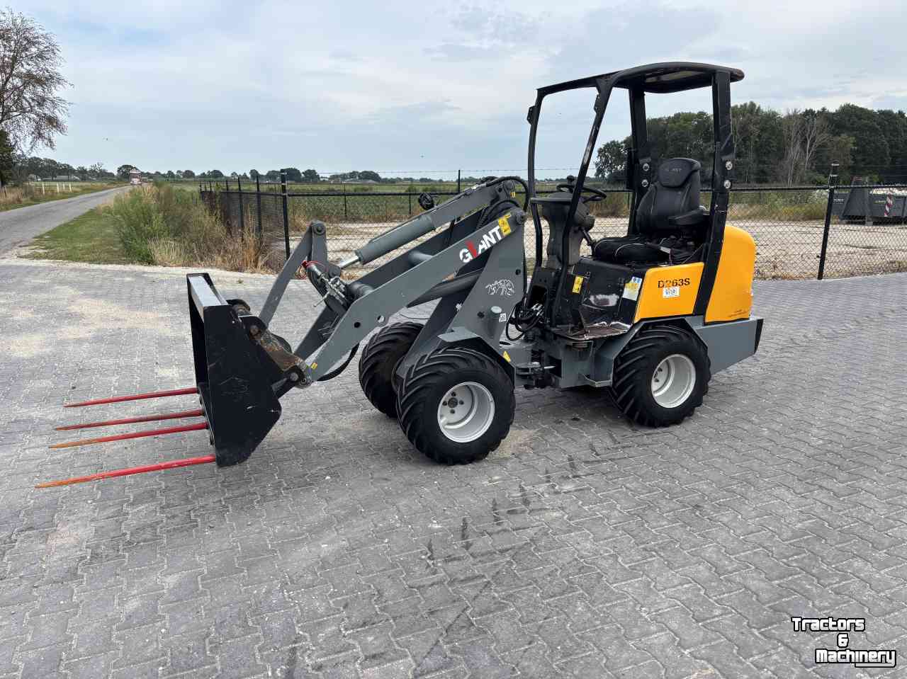 Shovel / Wiellader / Kniklader Giant D263S shovel