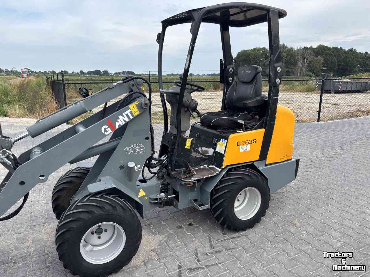Shovel / Wiellader / Kniklader Giant D263S shovel