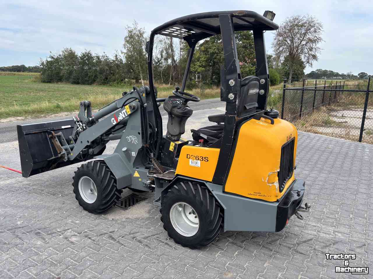 Shovel / Wiellader / Kniklader Giant D263S shovel