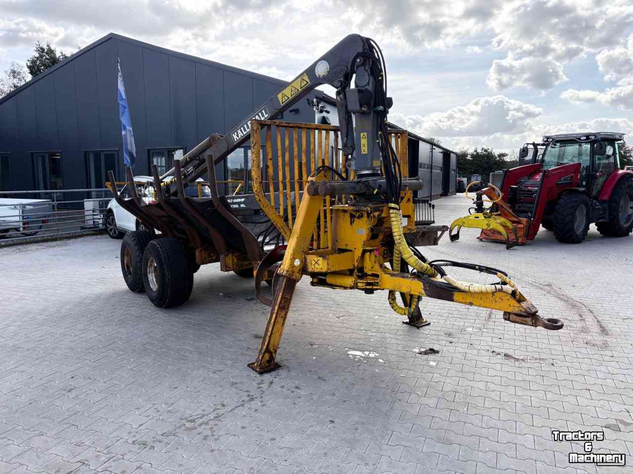 Bomenuitrijwagen  Källefall 6.3