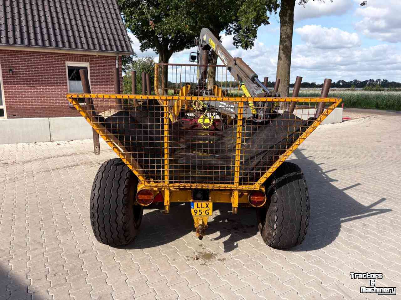 Bomenuitrijwagen  Källefall 6.3