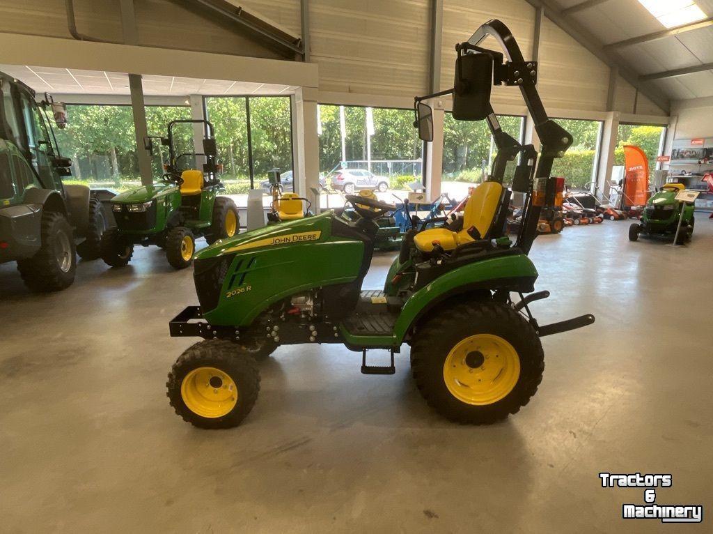 Smalspoor tractor John Deere 2026R
