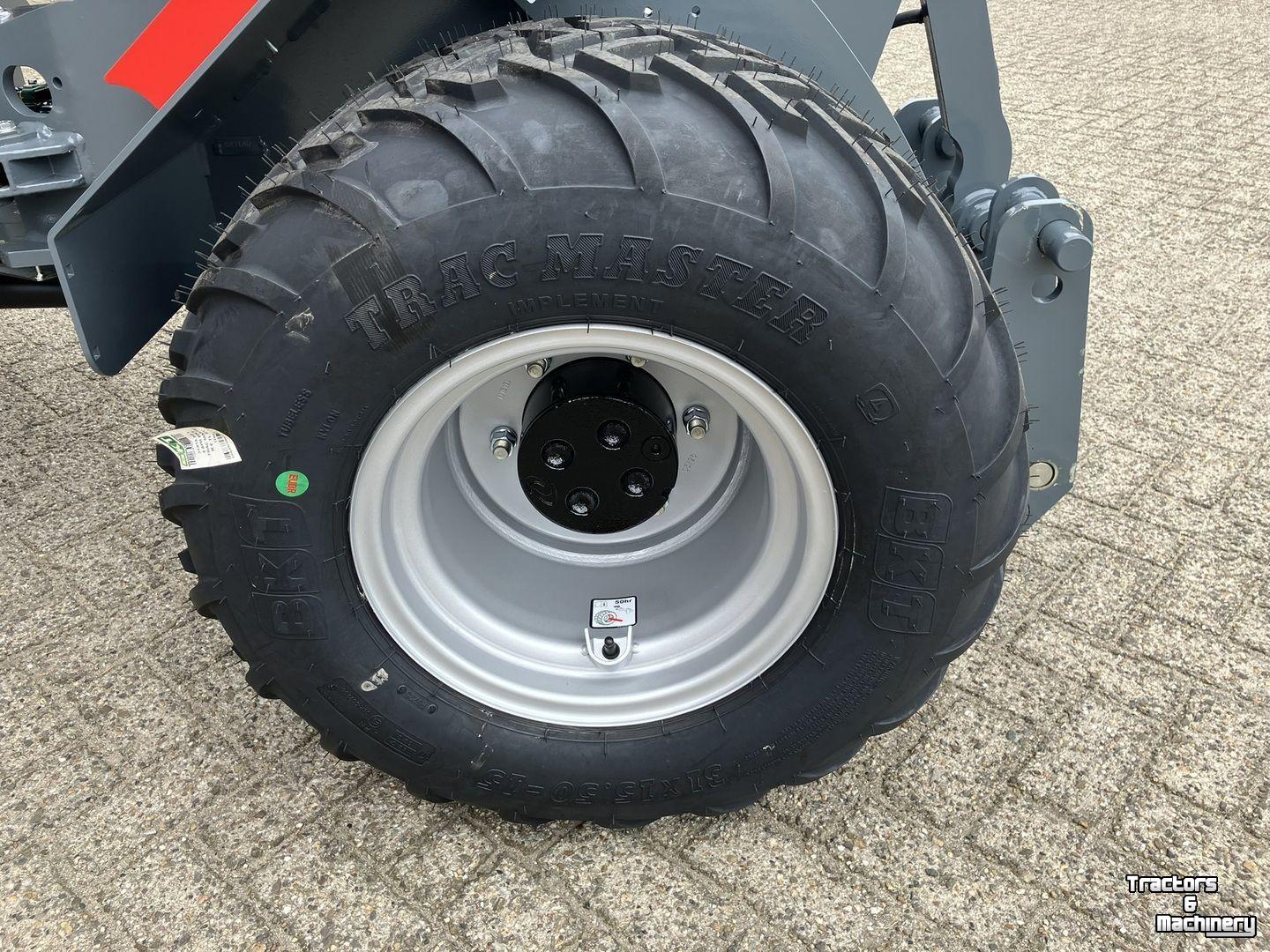 Shovel / Wiellader / Kniklader Giant G2700 HD+