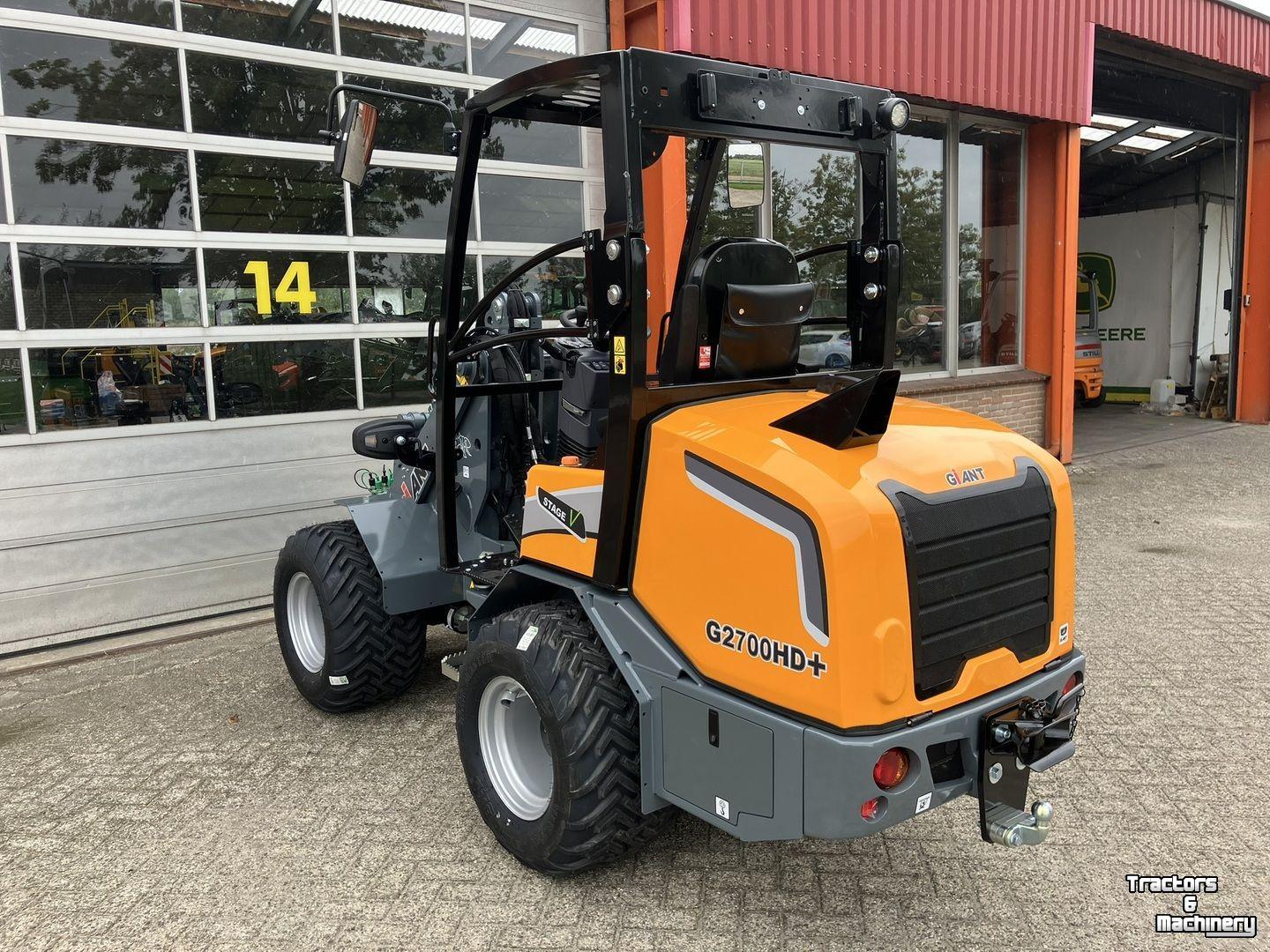 Shovel / Wiellader / Kniklader Giant G2700 HD+