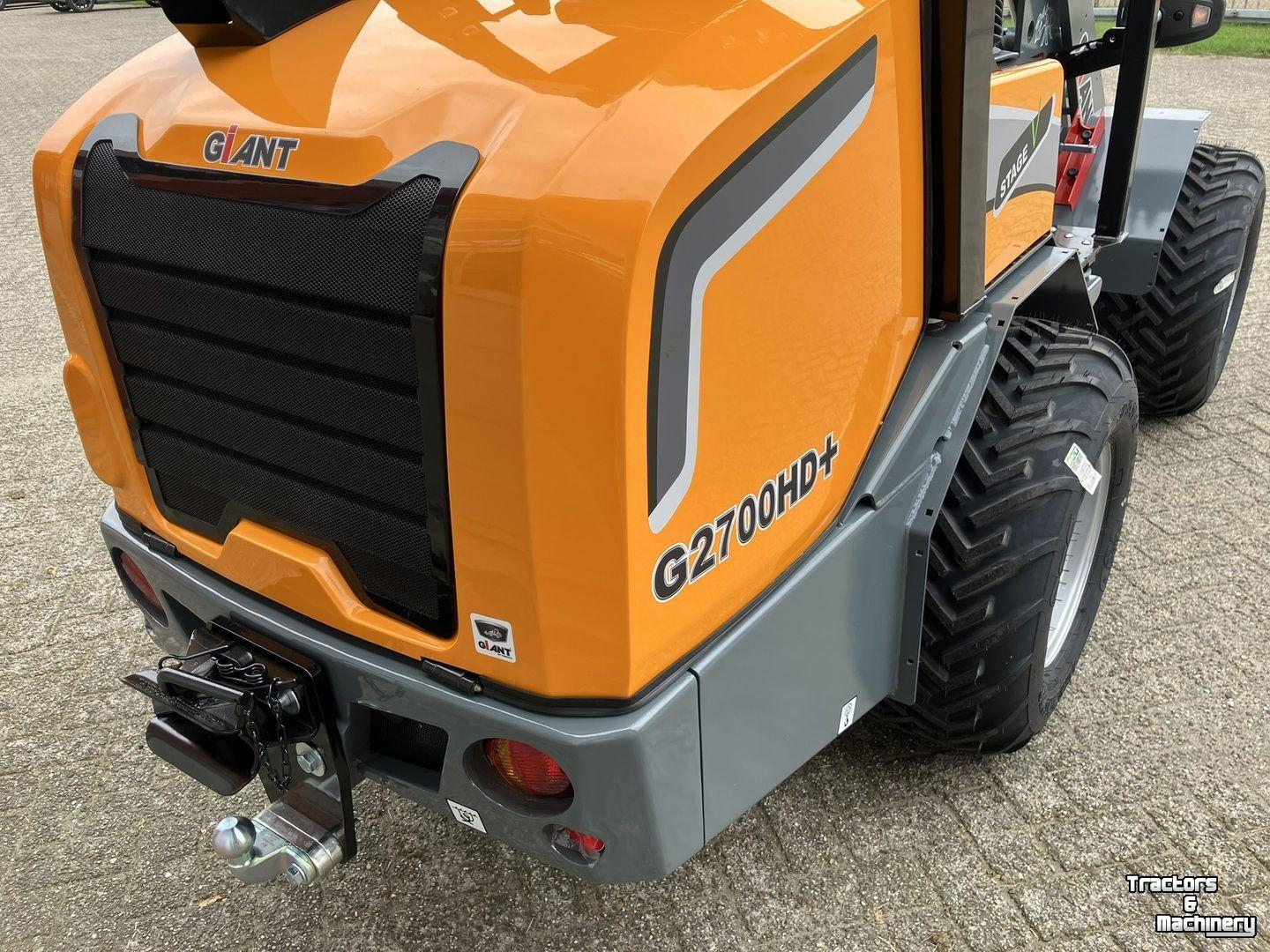Shovel / Wiellader / Kniklader Giant G2700 HD+