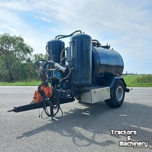 Mestpomp  Pomptankwagen met compressor - en Doda pomp