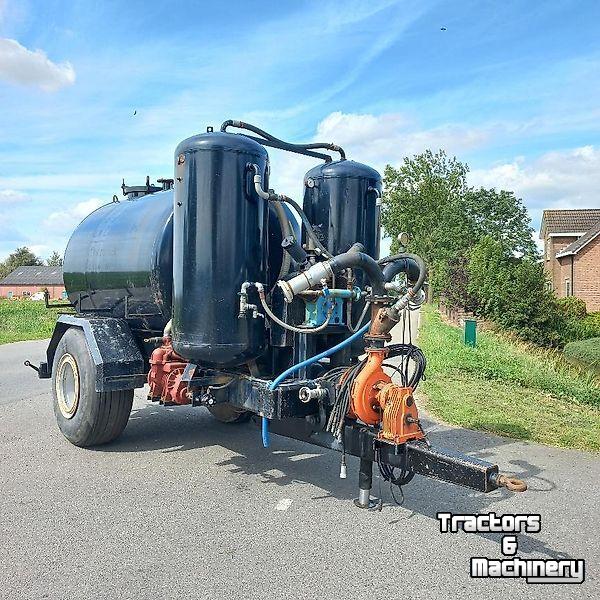 Mestpomp  Pomptankwagen met compressor - en Doda pomp