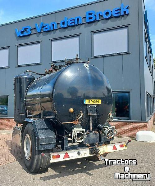 Mestpomp  Pomptankwagen met compressor - en Doda pomp