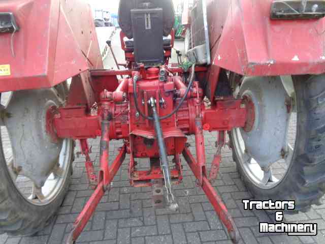 Traktoren International 745 s