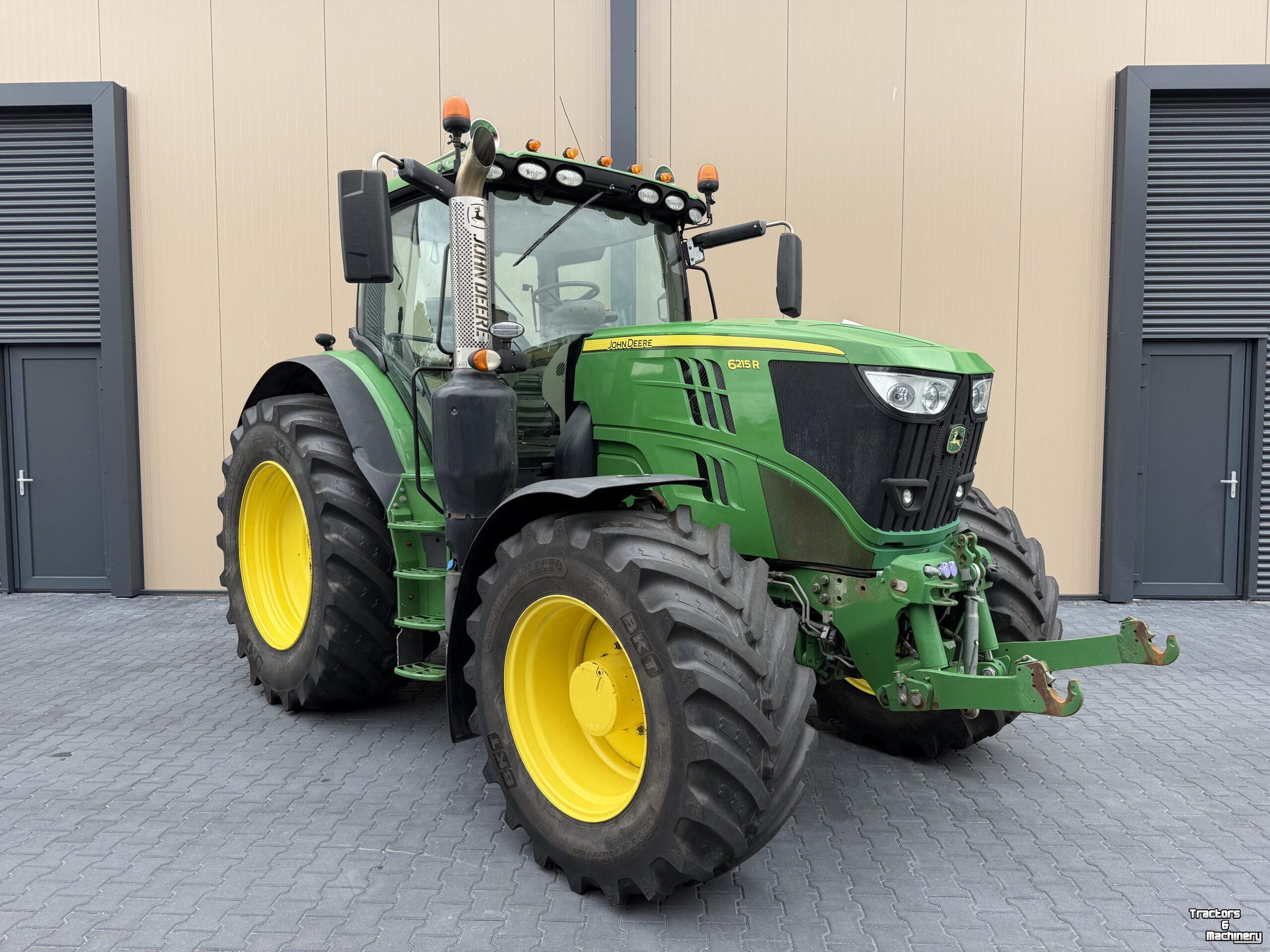 Tractor / Trekker John Deere 6215R