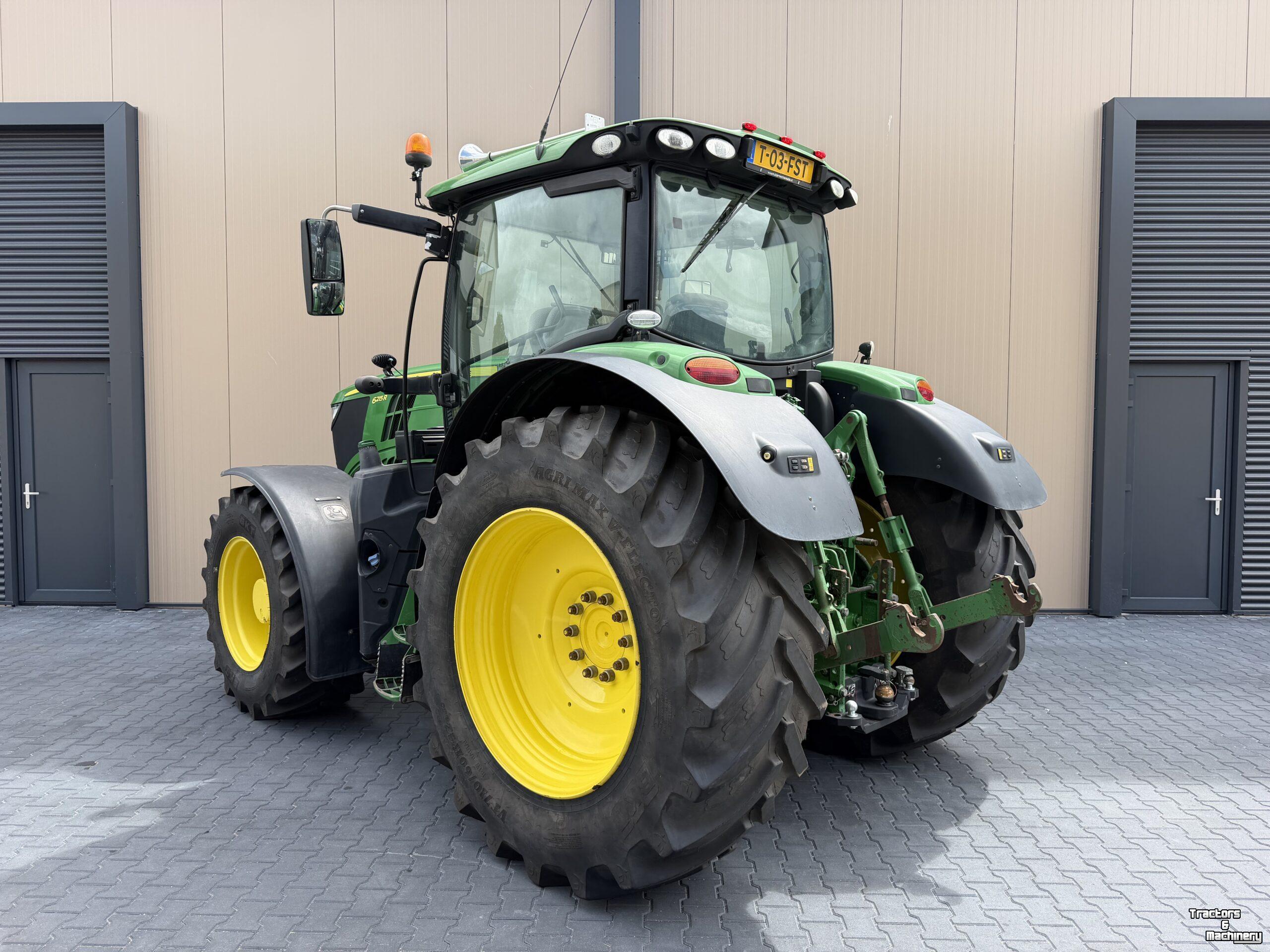 Tractor / Trekker John Deere 6215R