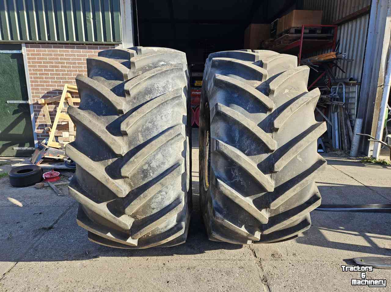 Wielen, Banden, Velgen & Afstandsringen Michelin 800/65R32 MegaXbib. 50 mm!