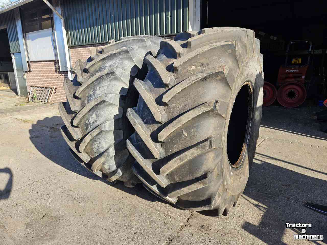 Wielen, Banden, Velgen & Afstandsringen Michelin 800/65R32 MegaXbib. 50 mm!