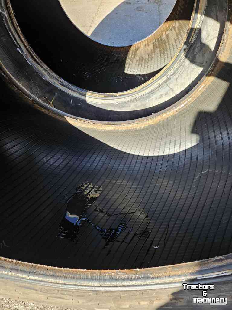 Wielen, Banden, Velgen & Afstandsringen Michelin 800/65R32 MegaXbib. 50 mm!