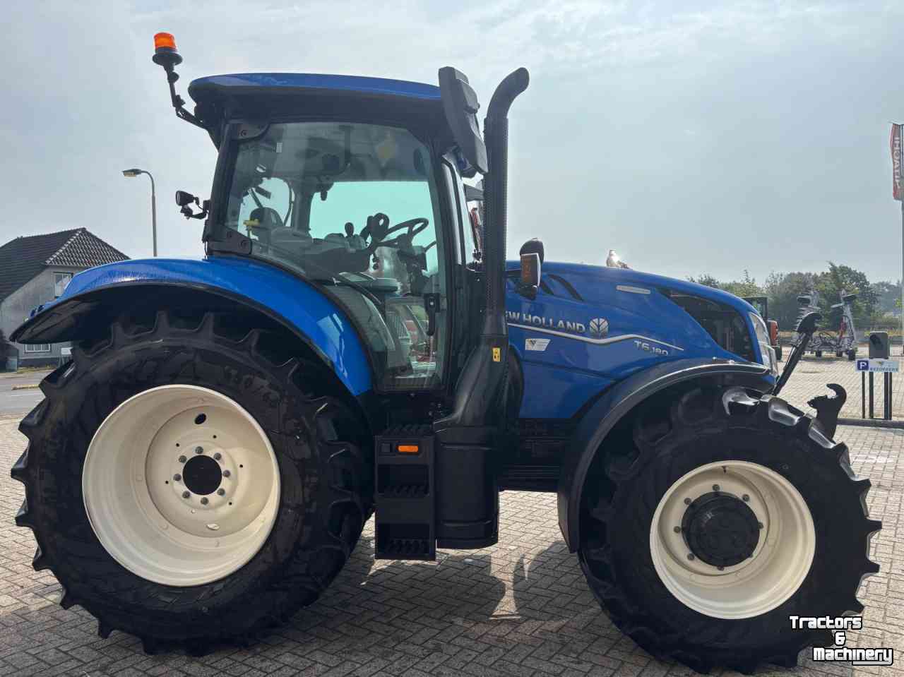 Tractor / Trekker New Holland T6 180 DC