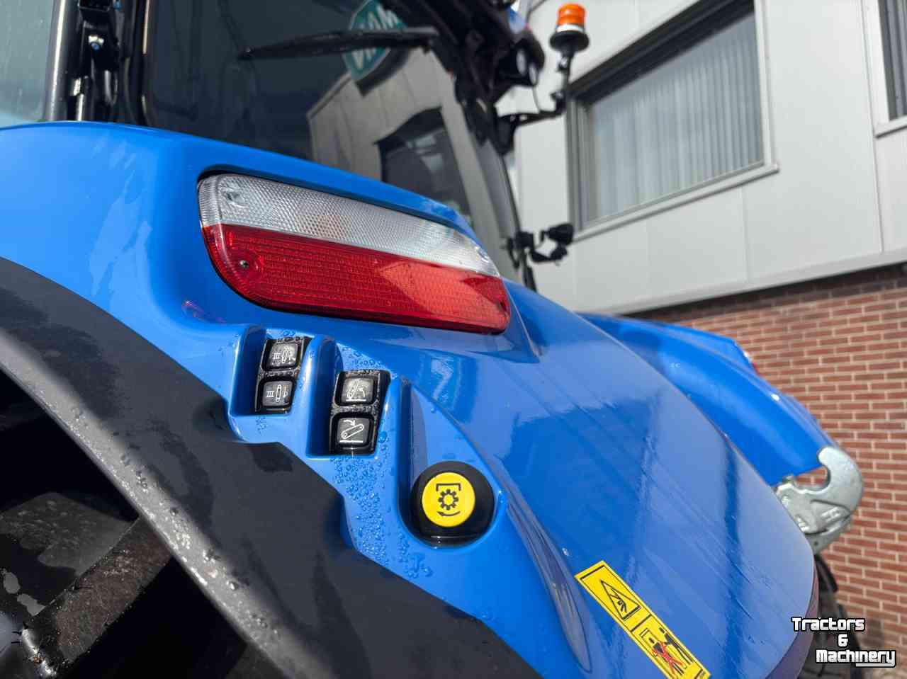 Tractor / Trekker New Holland T6 180 DC