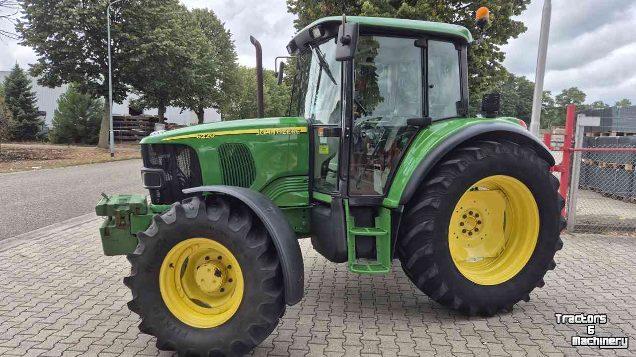 Tractor / Trekker John Deere 6220 SE PQ zeer nette trekker
