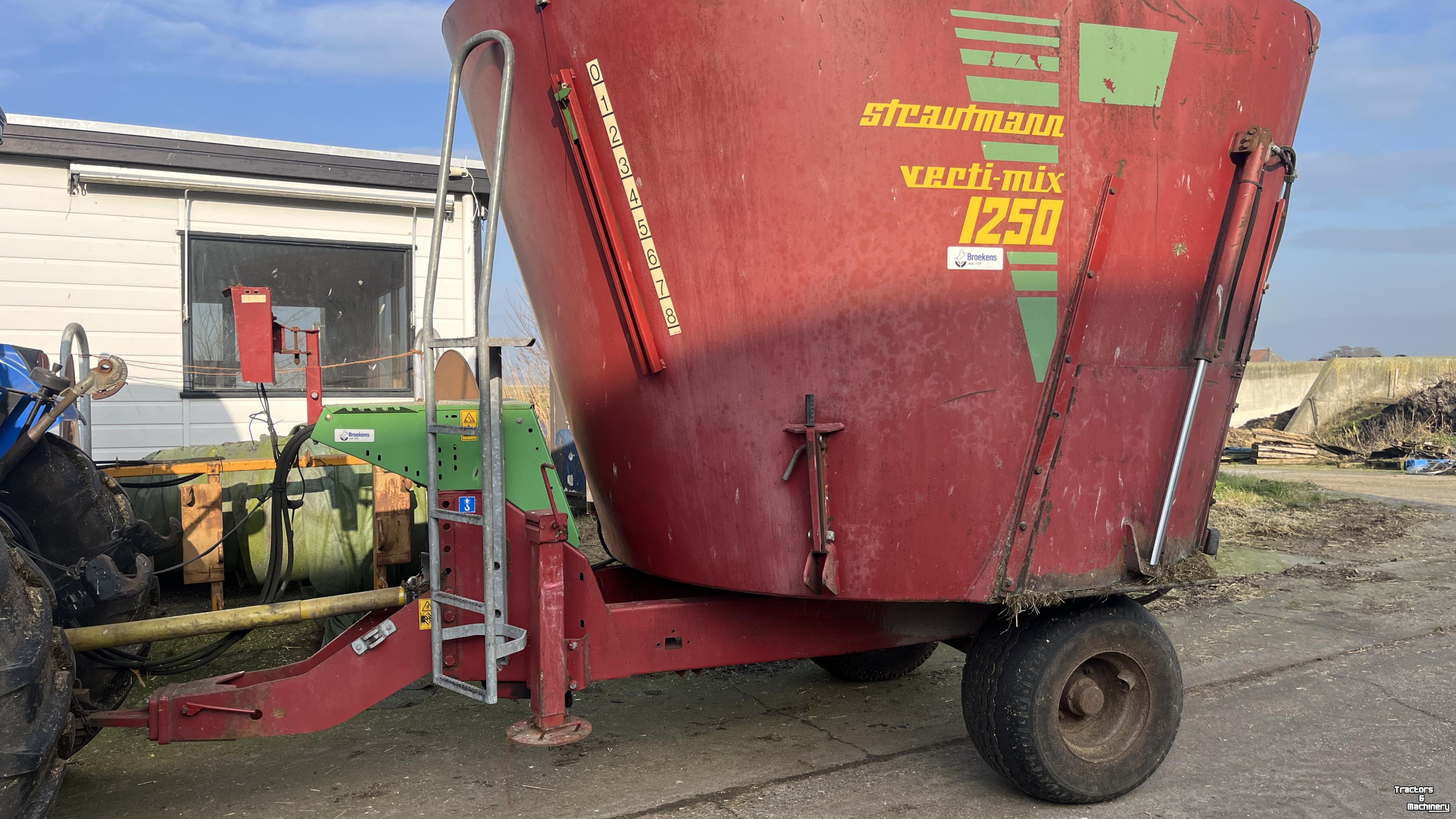 Voermengwagen Vertikaal Strautmann verti-mix 1250