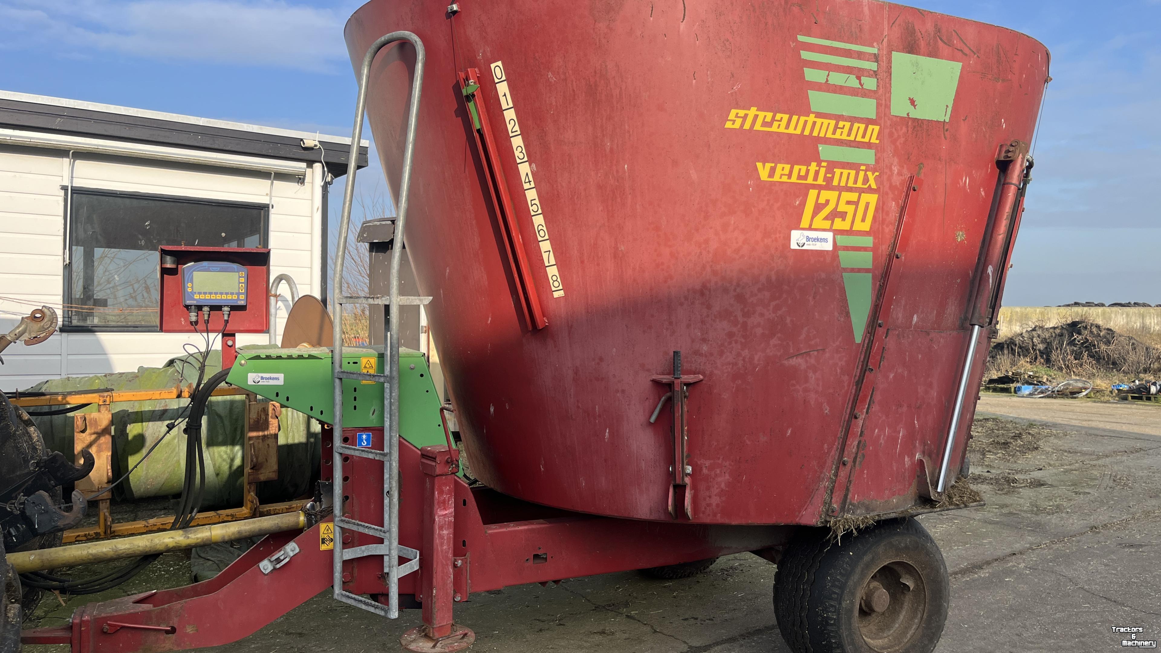 Voermengwagen Vertikaal Strautmann verti-mix 1250