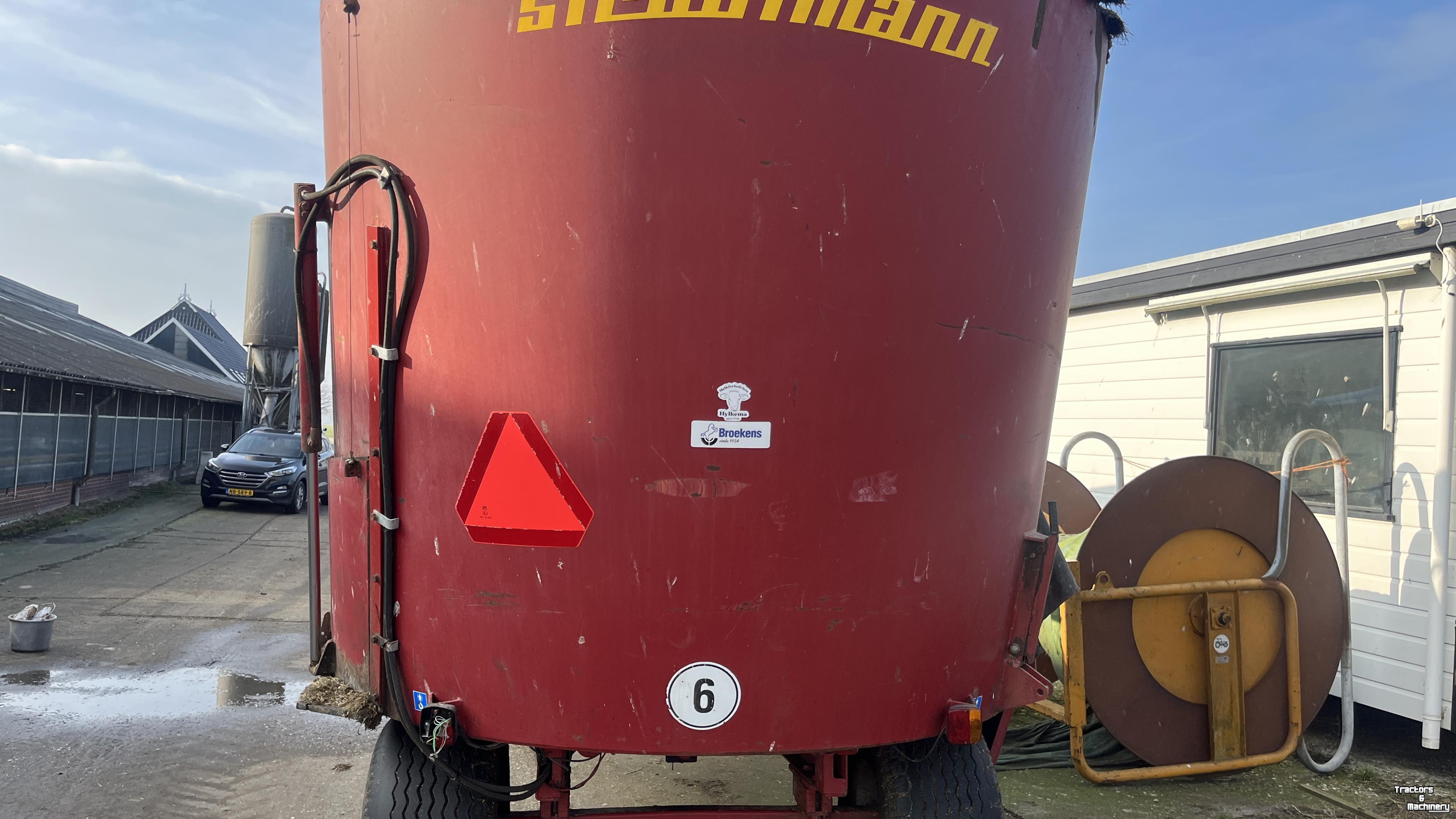 Voermengwagen Vertikaal Strautmann verti-mix 1250
