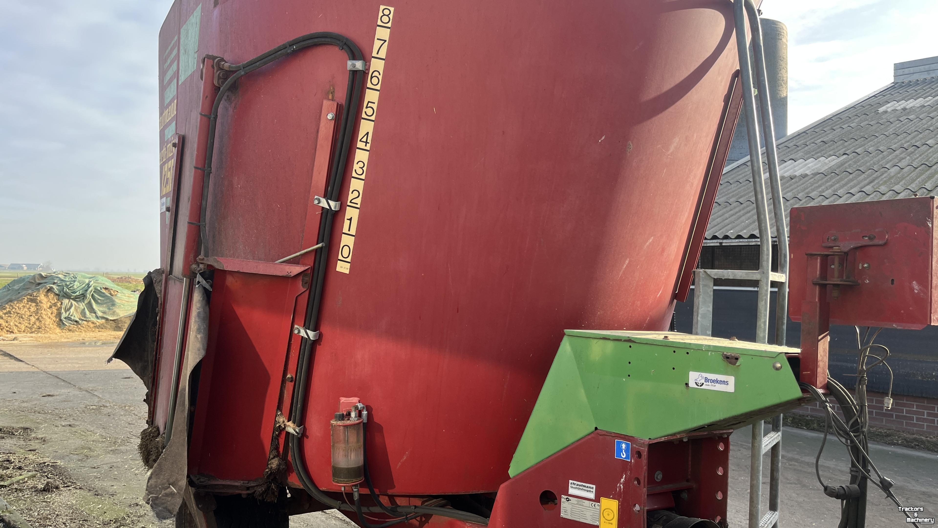 Voermengwagen Vertikaal Strautmann verti-mix 1250