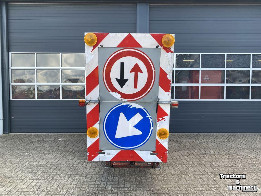 Overige machines voor weg-, berm-, en slootonderhoud  Actiebord