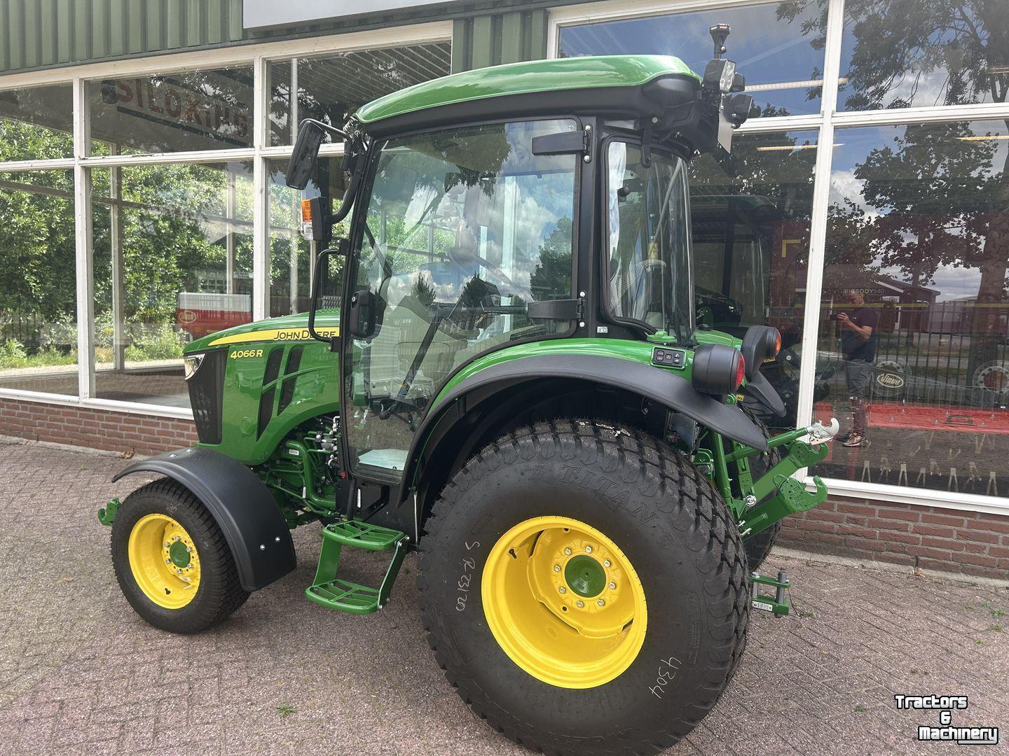 Smalspoor tractor John Deere 4066R