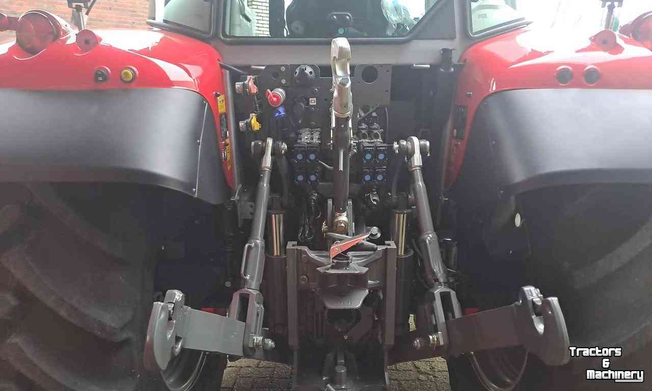 Tractor / Trekker Massey Ferguson 5S.105 DYNA-4 EFFICIENT Tractor