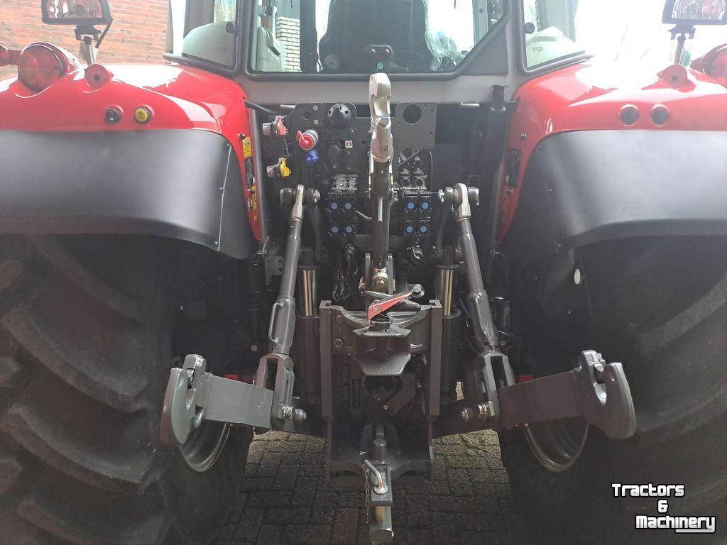 Tractor / Trekker Massey Ferguson 5S.105 DYNA-4 EFFICIENT