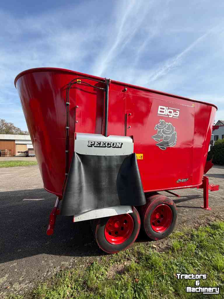 Voermengwagen Peecon 24-230s