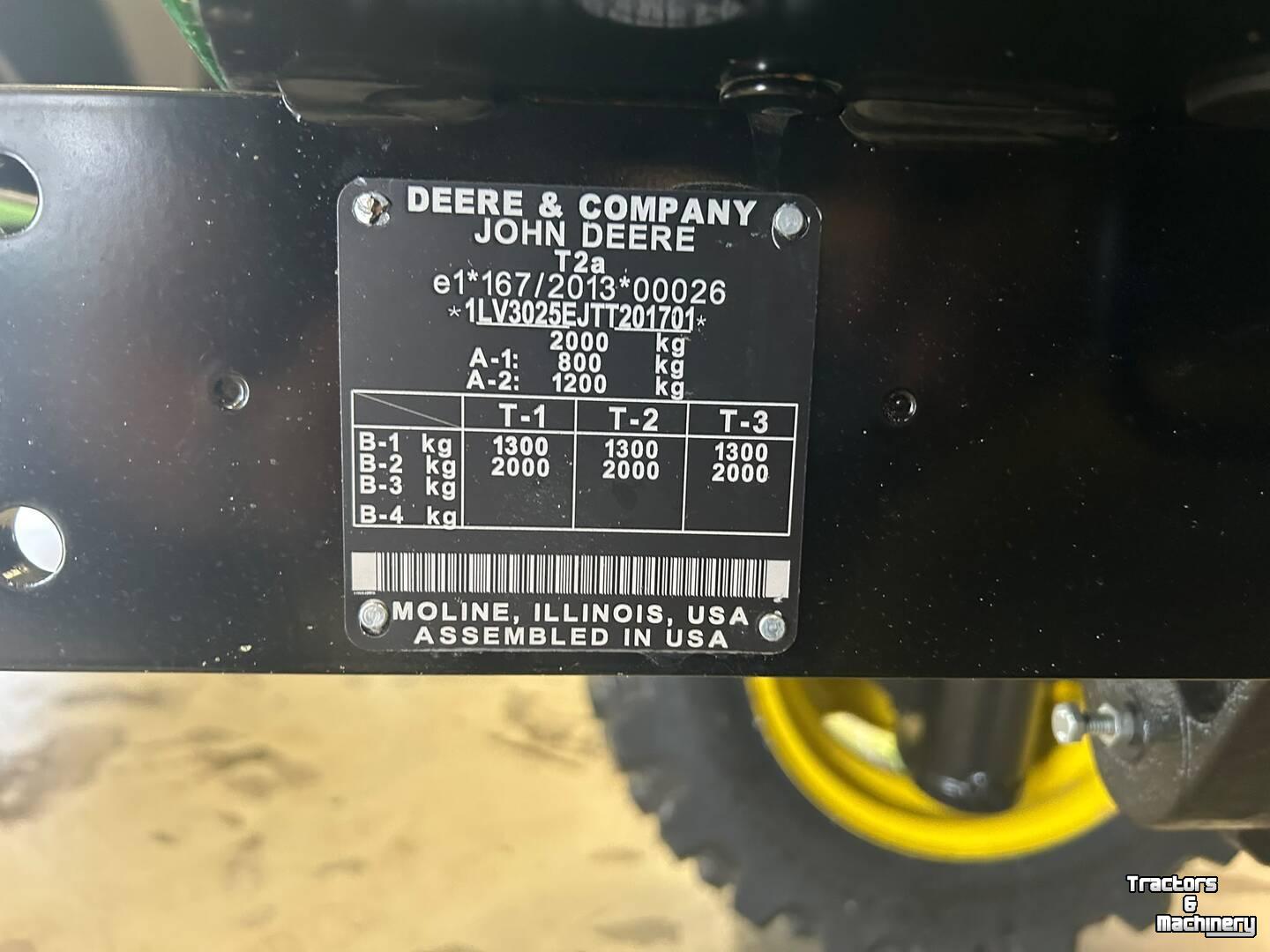 Smalspoor tractor John Deere 3025E