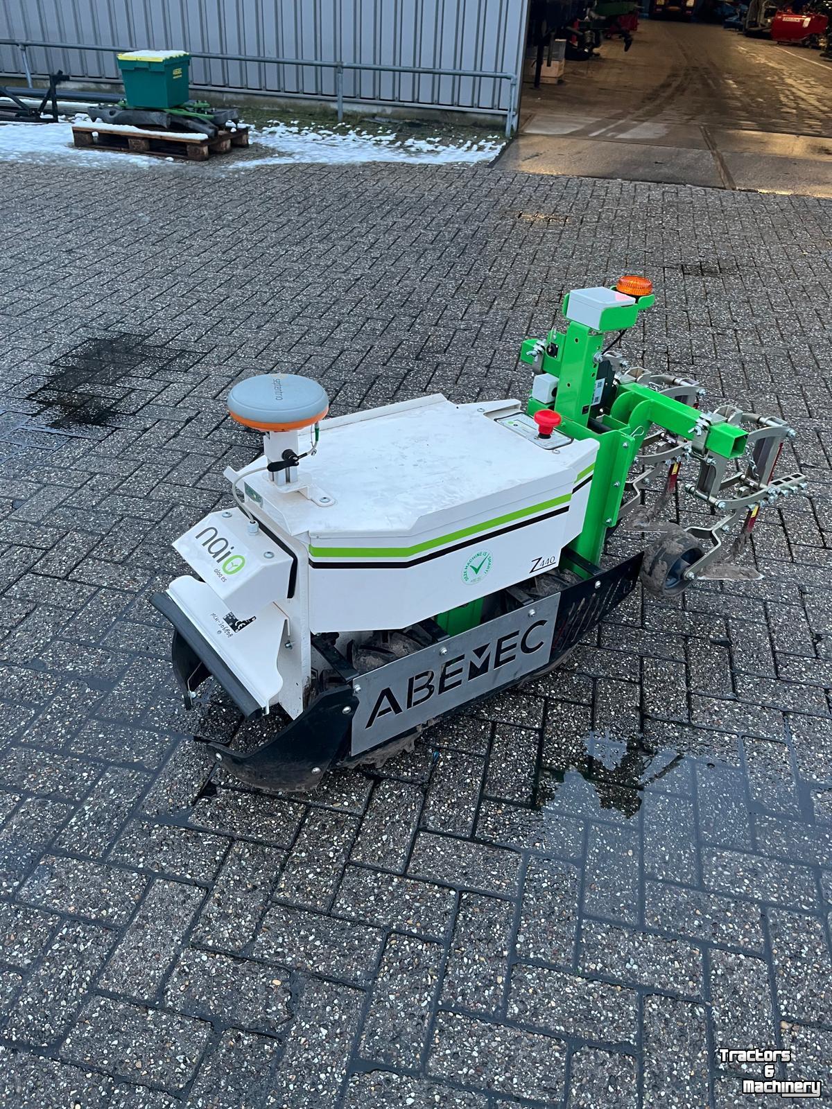 Overige tuin- en parkmachines en toebehoren NAIO OZ Robot