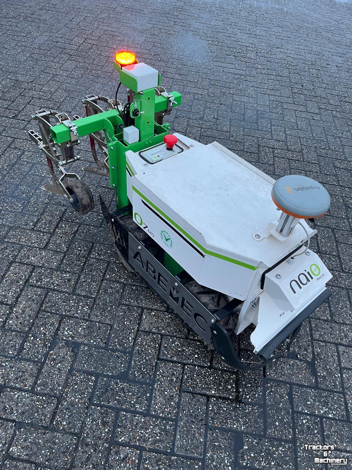 Overige tuin- en parkmachines en toebehoren NAIO OZ Robot