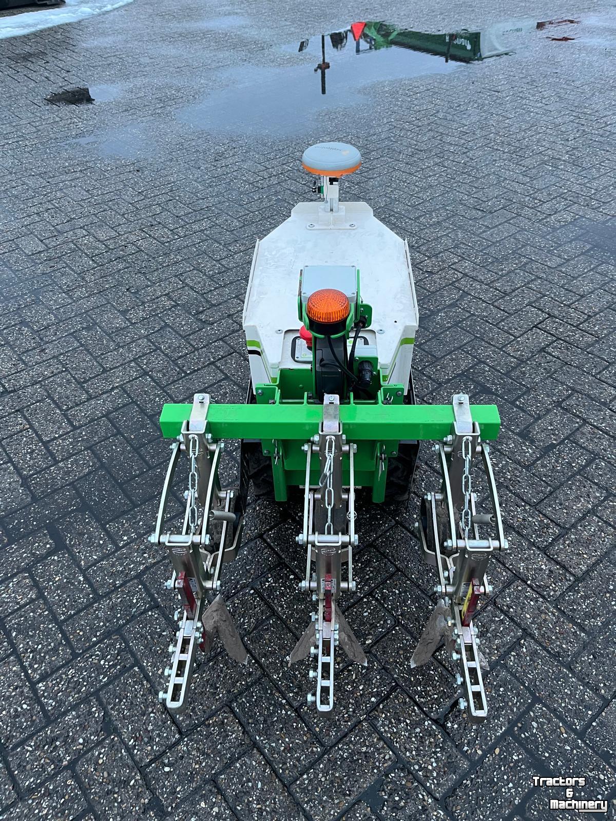Overige tuin- en parkmachines en toebehoren NAIO OZ Robot