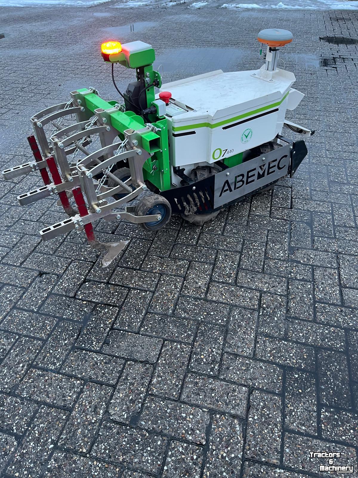 Overige tuin- en parkmachines en toebehoren NAIO OZ Robot