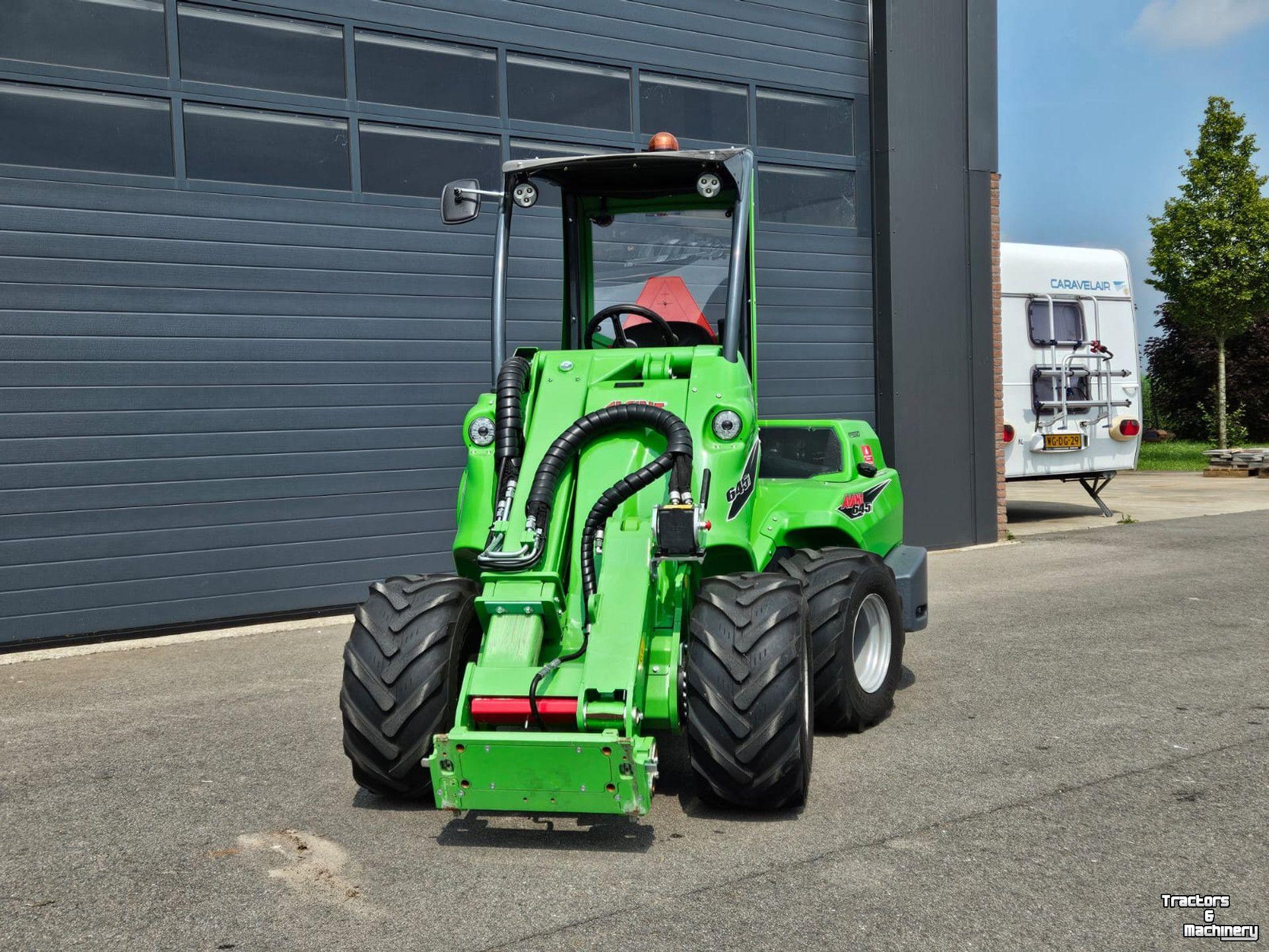 Shovel / Wiellader / Kniklader Avant 645i TDL+ mini-shovel