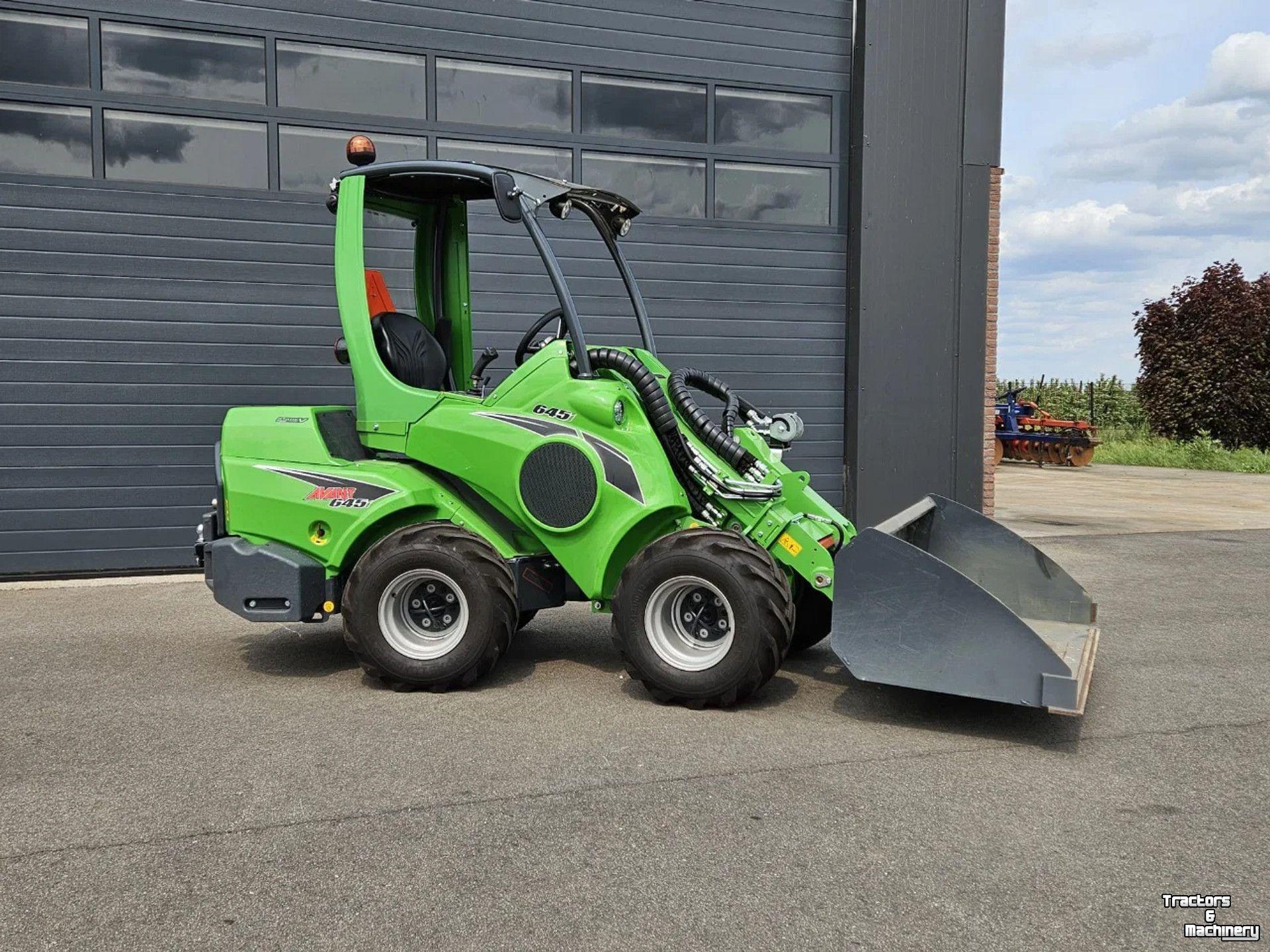 Shovel / Wiellader / Kniklader Avant 645i TDL+ mini-shovel