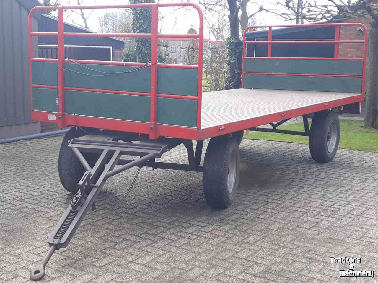 Vierwielige wagen / Landbouwwagen  Eigen bouw