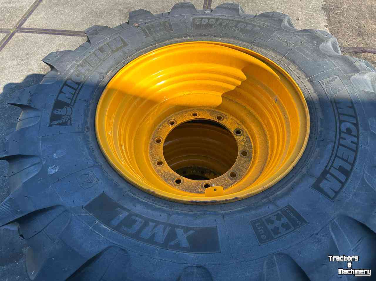 Wielen, Banden, Velgen & Afstandsringen Michelin 500/70R24 op 10 gaats JCB velgen