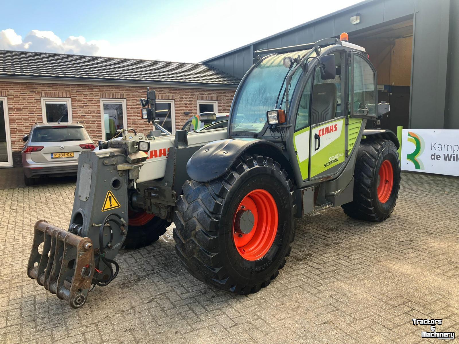 Verreiker Claas Scorpion 9040