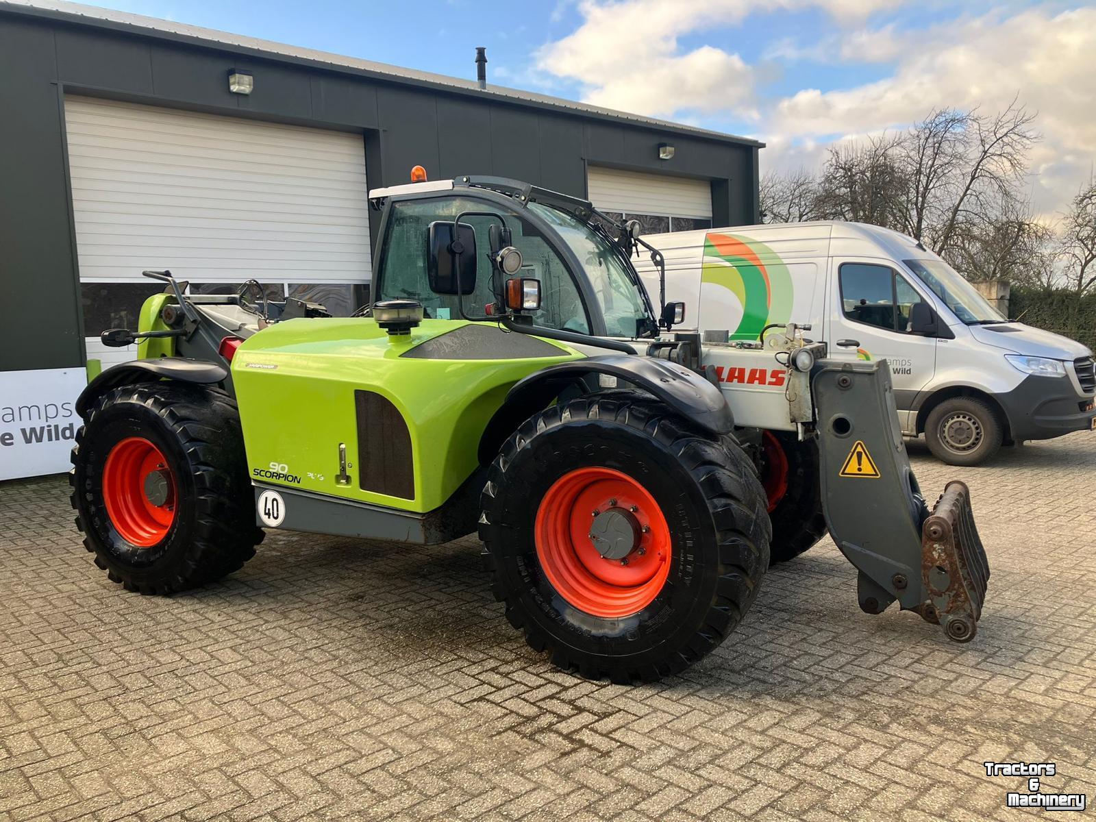 Verreiker Claas Scorpion 9040
