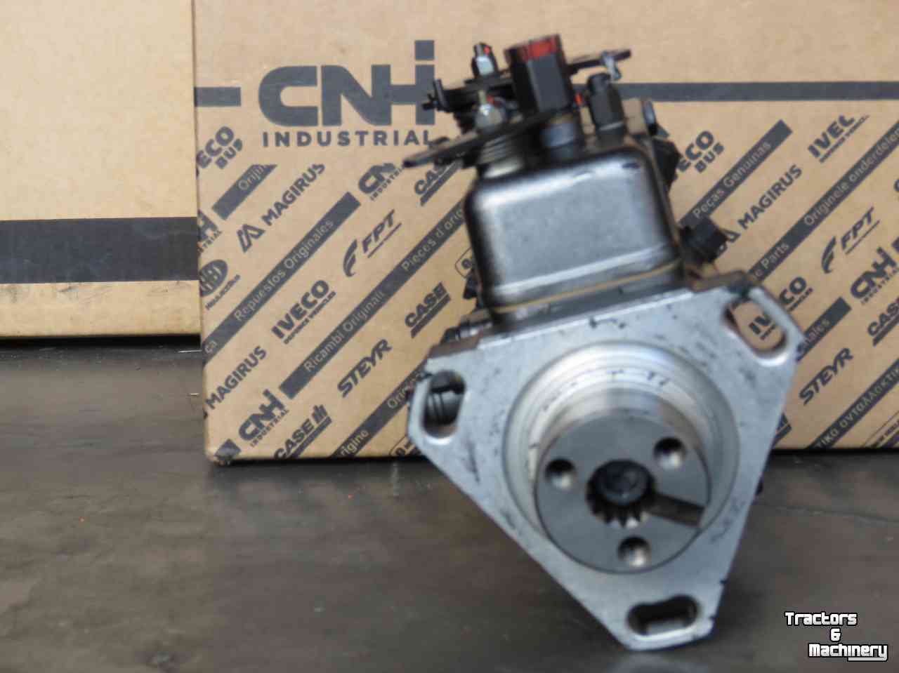 Tractor / Trekker Ford Brandstofpomp FORD  10Serie  Parts nr:F0NN9A543VAR