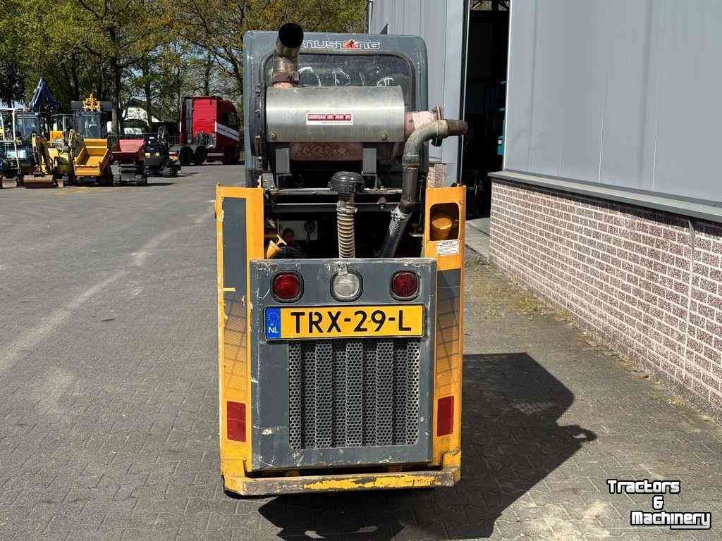 Schranklader / Skid Steer Lader Mustang 2012