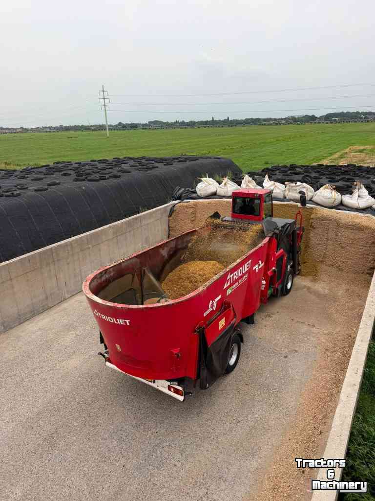 Zelfrijdende Voermengwagen Trioliet Trioliet Triotrac 2 L2000 Zelfrijdende voermengwagen midejo