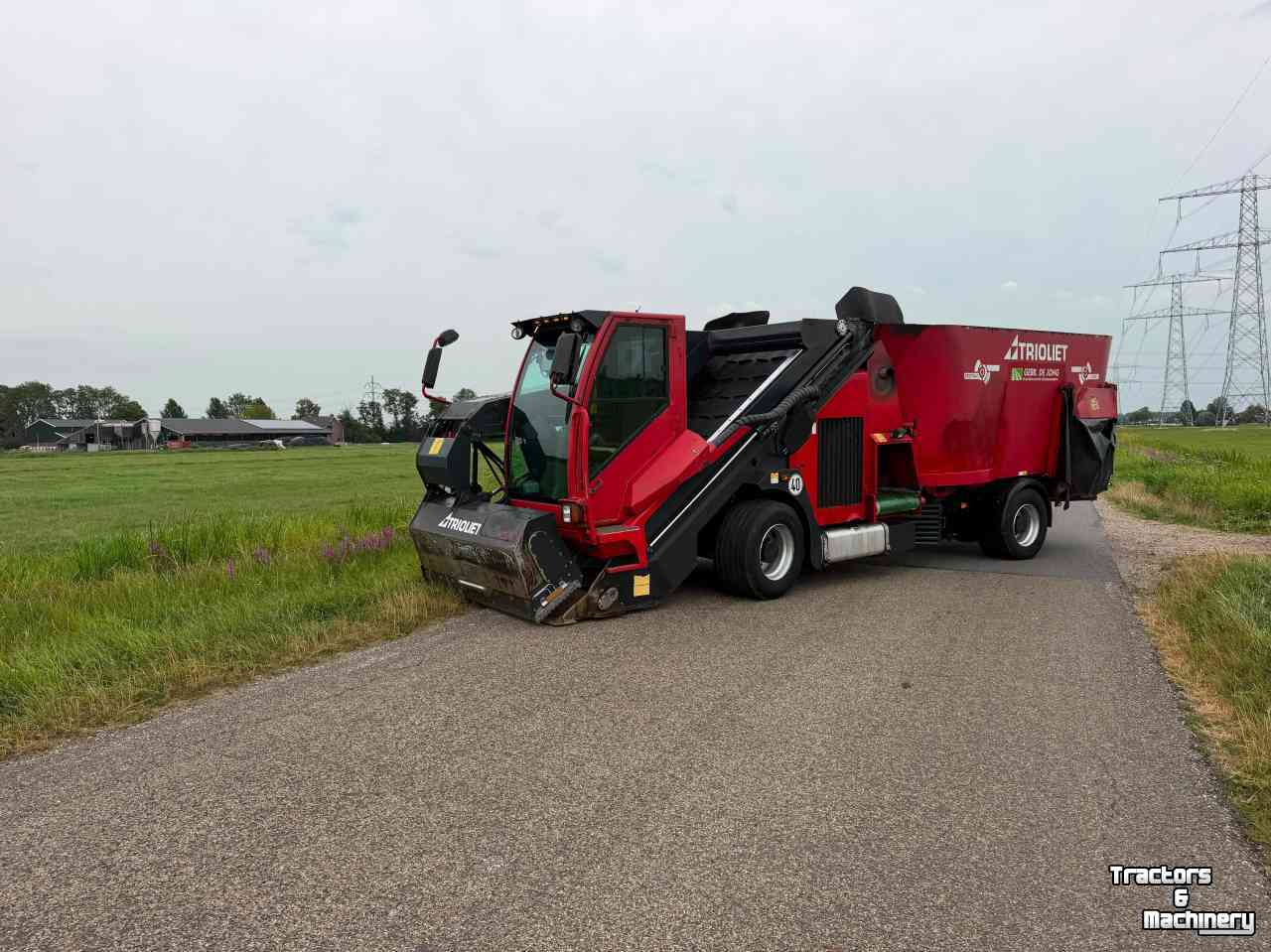 Zelfrijdende Voermengwagen Trioliet Trioliet Triotrac 2 L2000 Zelfrijdende voermengwagen midejo