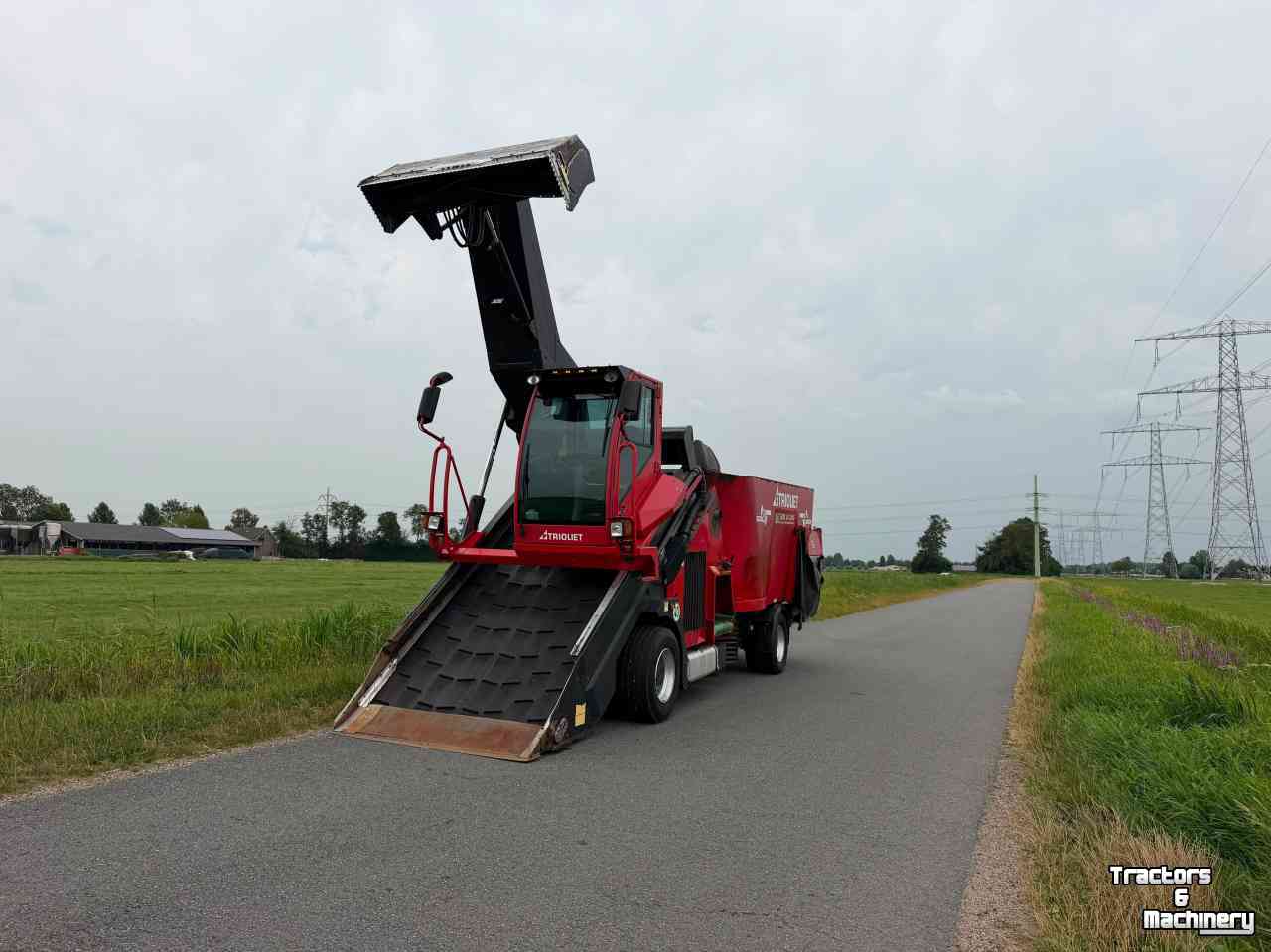 Zelfrijdende Voermengwagen Trioliet Trioliet Triotrac 2 L2000 Zelfrijdende voermengwagen midejo