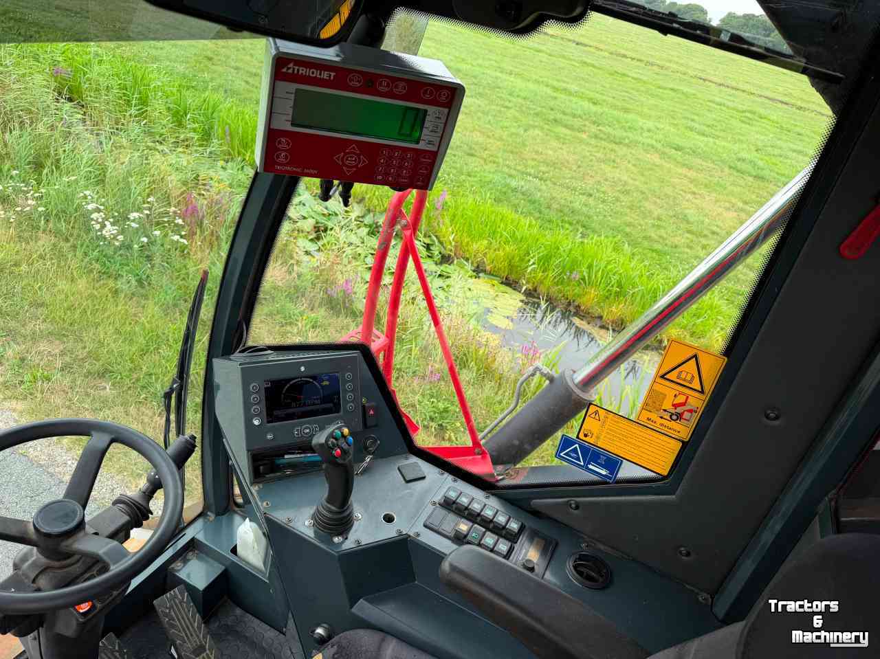 Zelfrijdende Voermengwagen Trioliet Trioliet Triotrac 2 L2000 Zelfrijdende voermengwagen midejo